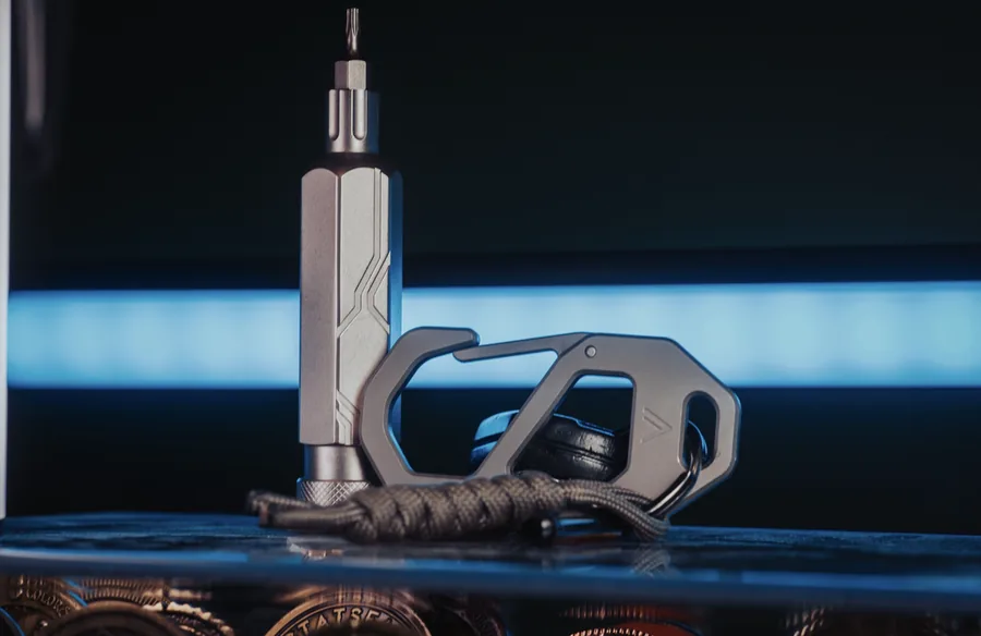 Imagen promocional del giveaway de The Waypoint Kit de Voyage Bladeworks